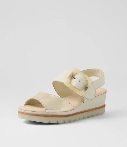 DJANGO & JULIETTE WACIE